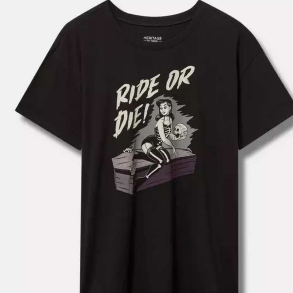 Torrid Black Short Sleeve Graphic Tee